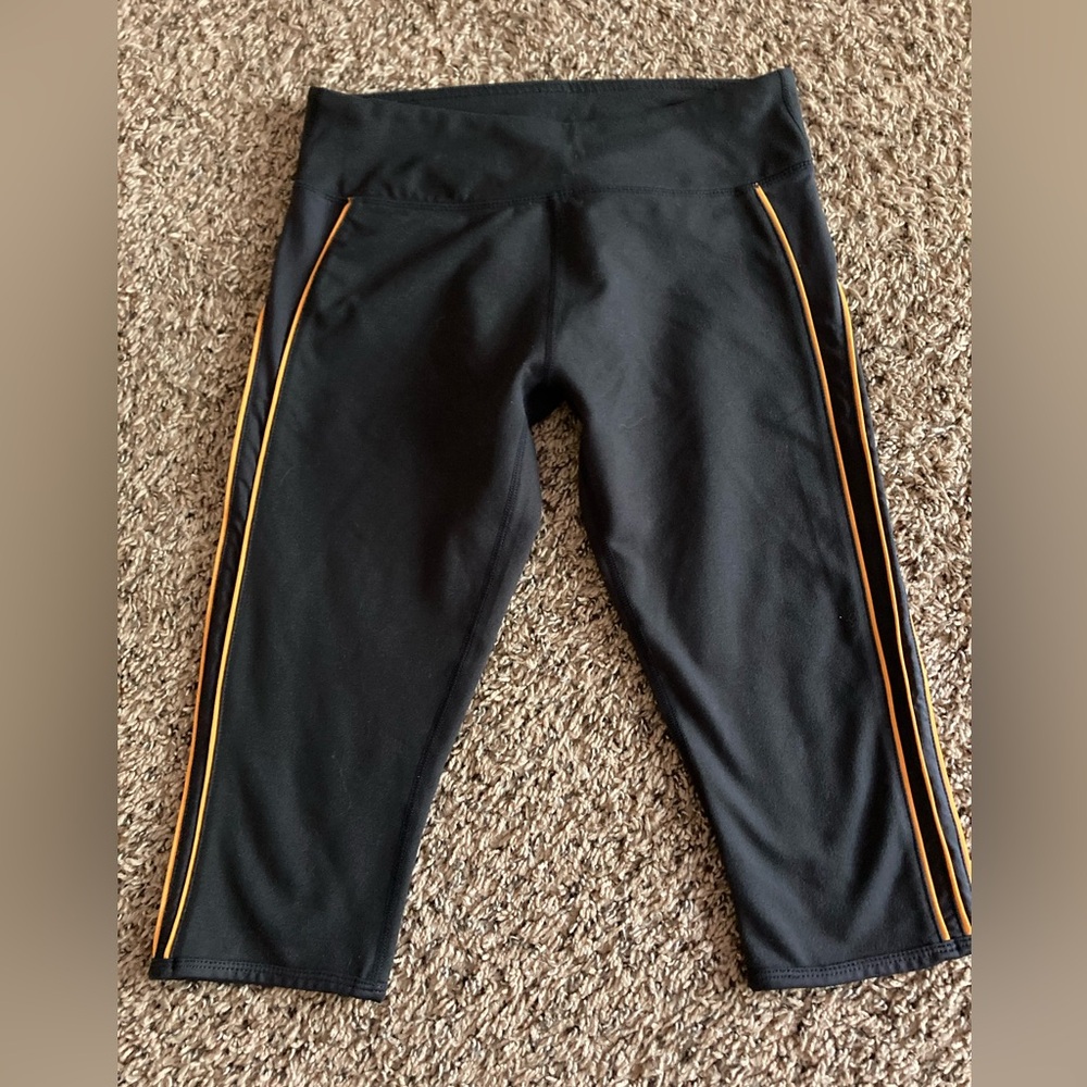 Like New capri sports leggings